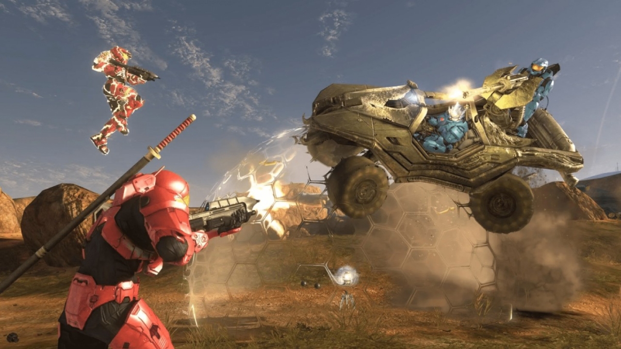 A multiplayer encounter in Halo 3.