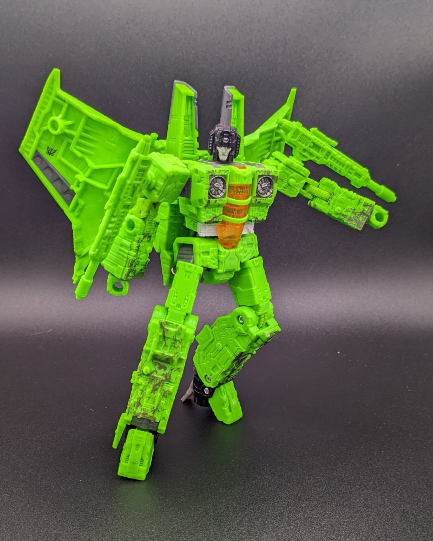 A picture of Acid Storm in robot mode.