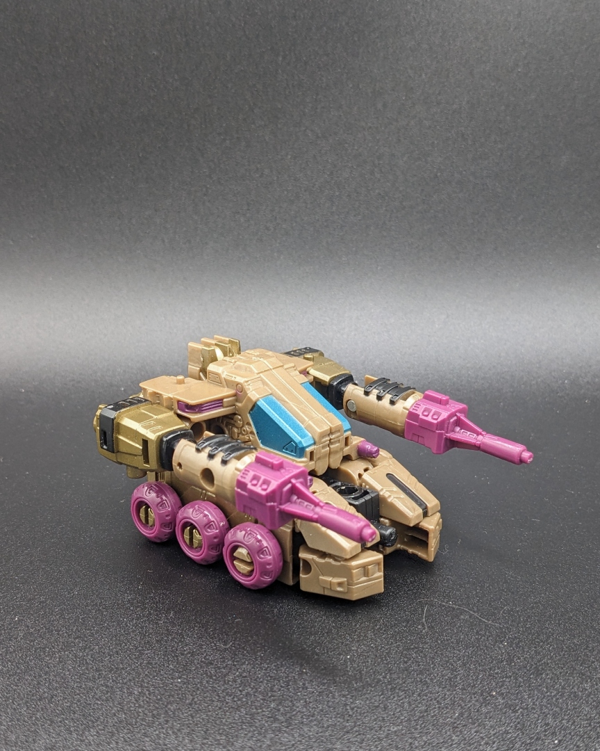 A picture of Black Roritchi in vehicle mode.