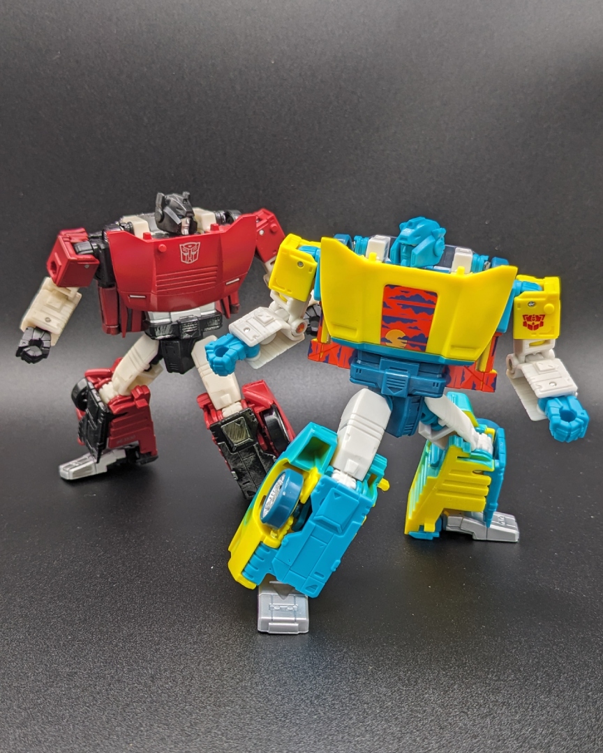 A picture of G2 Sideswipe with his original counterpart.