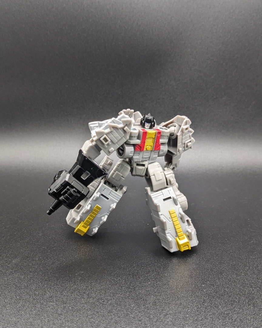 A picture of Scarr in robot mode.