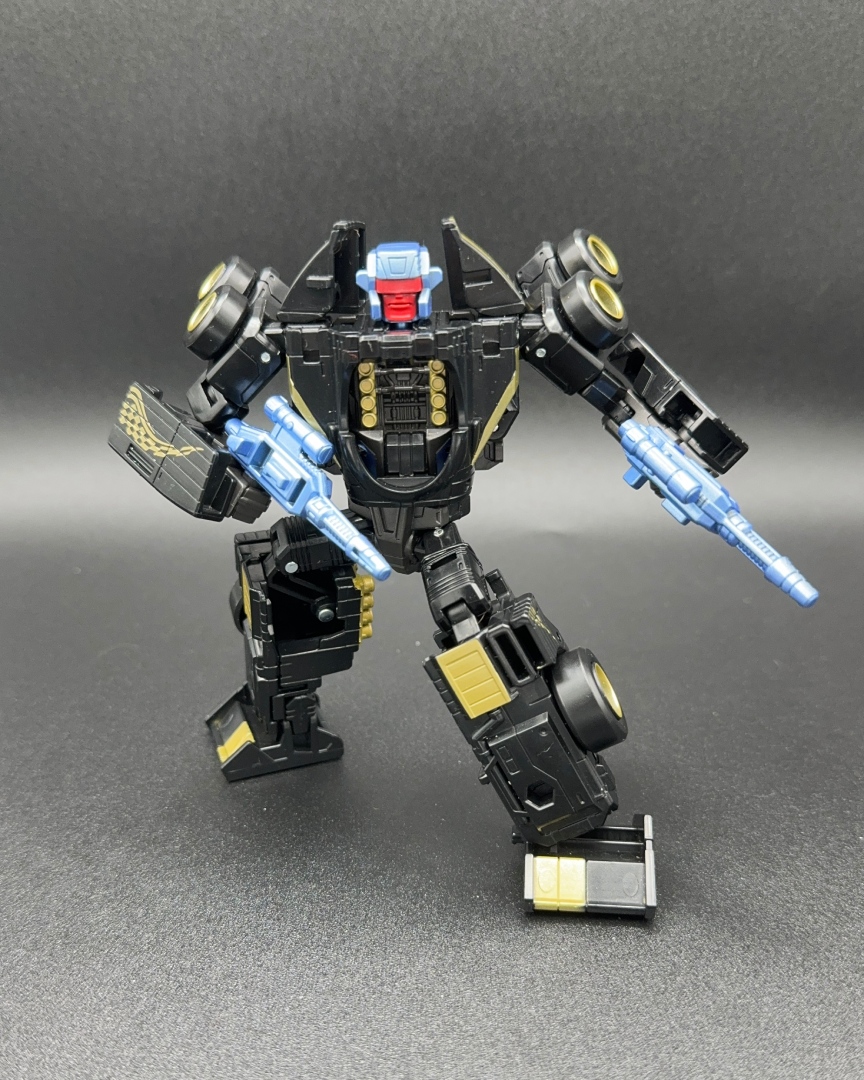 A picture of Shadowstrip in robot mode.