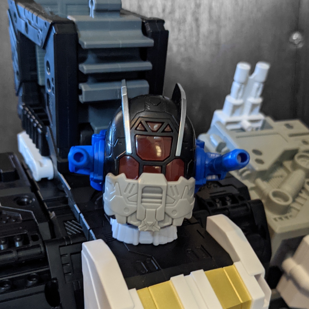 A picture of Metroplex's 'work mode' head.